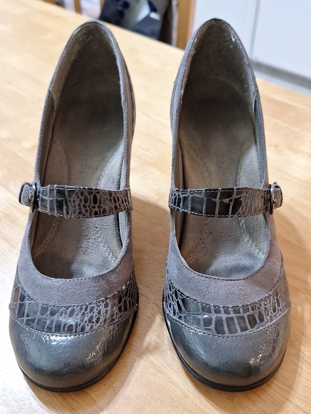 AEROSOLES Gray Croc-Accent Mary Jane Heels